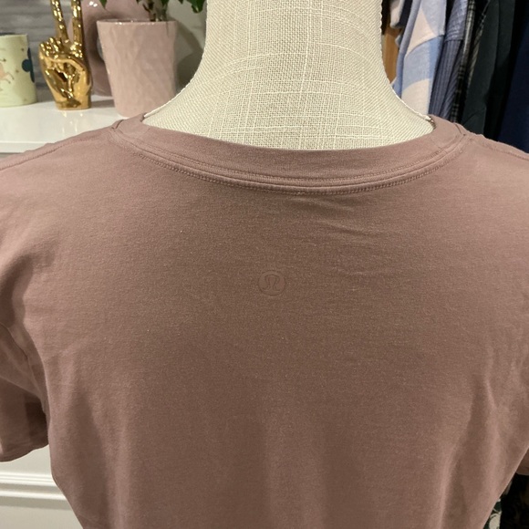 Lululemon | Love Curved-Hem Crewneck T-Shirt Twilight Rose Size 8 - Picture 9 of 12
